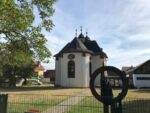 Burgholzhausen, Hl. Kreuz Kirche, Burgholzhäuser Stadtteilseite