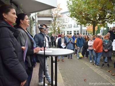 Gefüllter Houiller Platz bei Kundgebung nach Vorfall bei der Zeltkerb